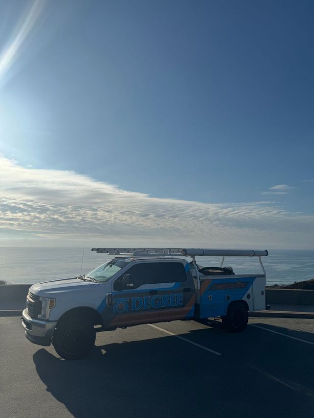 75 Degree truck on the San Diego coast